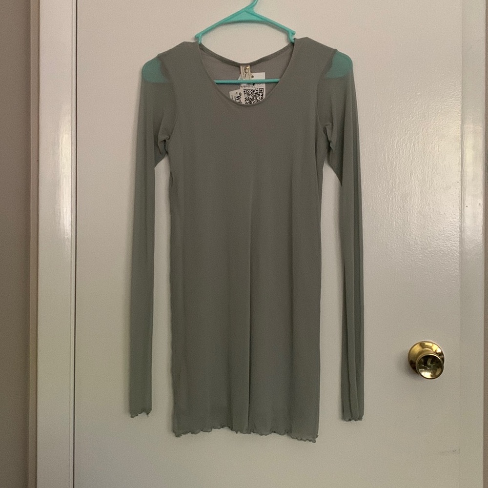 Fine mesh sleeved tunic by an Neesh.NWT